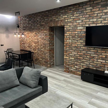 Raciborska Royal Apartment - Miejsce Parkingowe Na Parkingu Strzezonym Hlivice Exteriér fotografie
