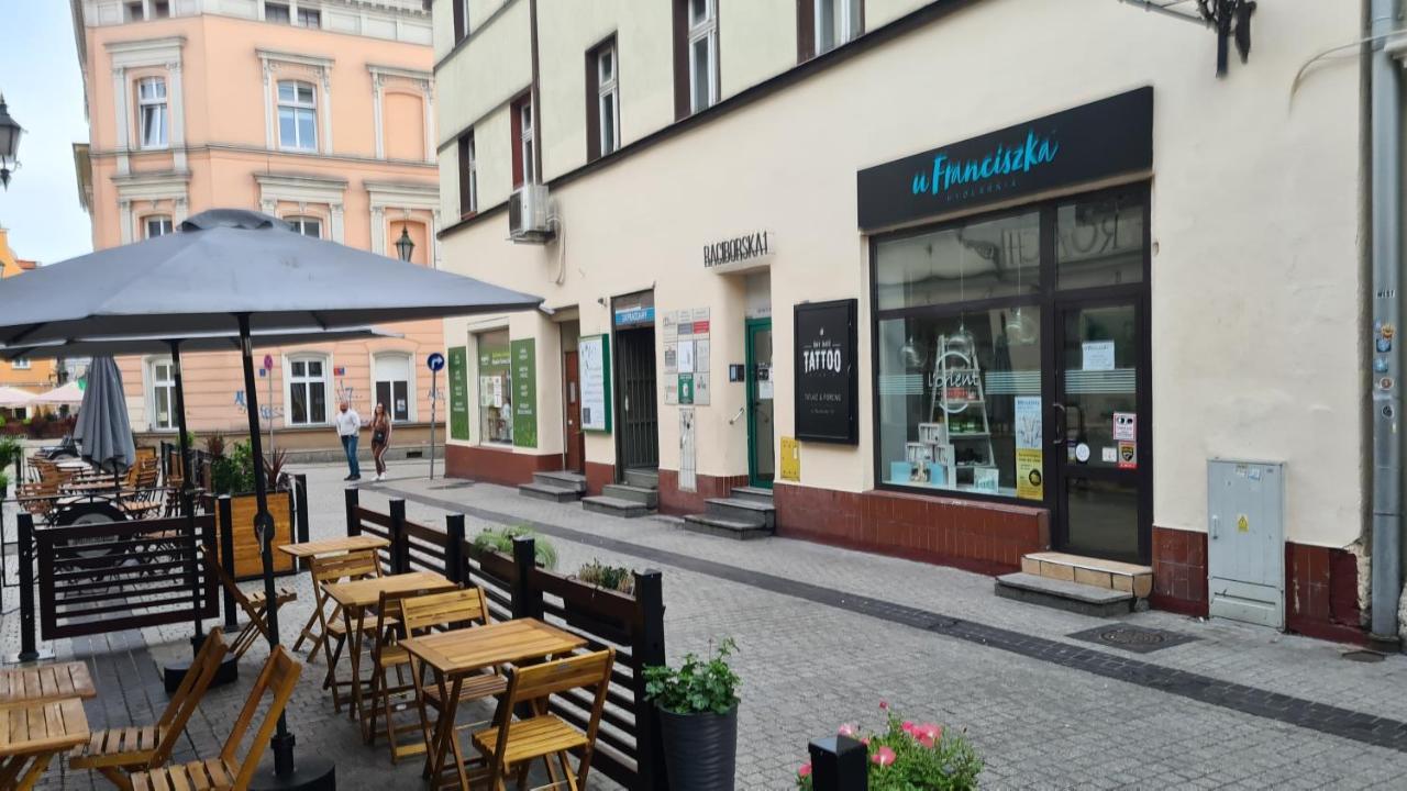 Raciborska Royal Apartment - Miejsce Parkingowe Na Parkingu Strzezonym Hlivice Exteriér fotografie
