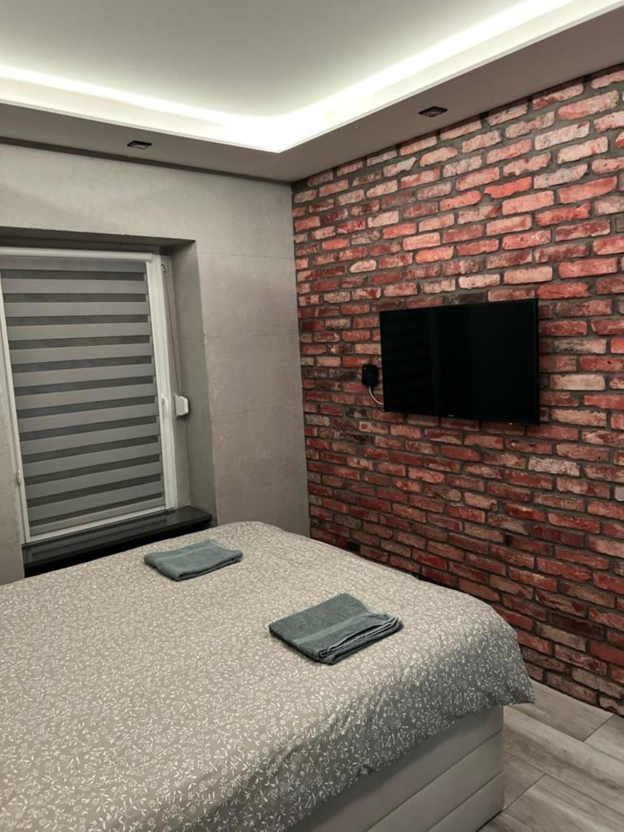Raciborska Royal Apartment - Miejsce Parkingowe Na Parkingu Strzezonym Hlivice Exteriér fotografie