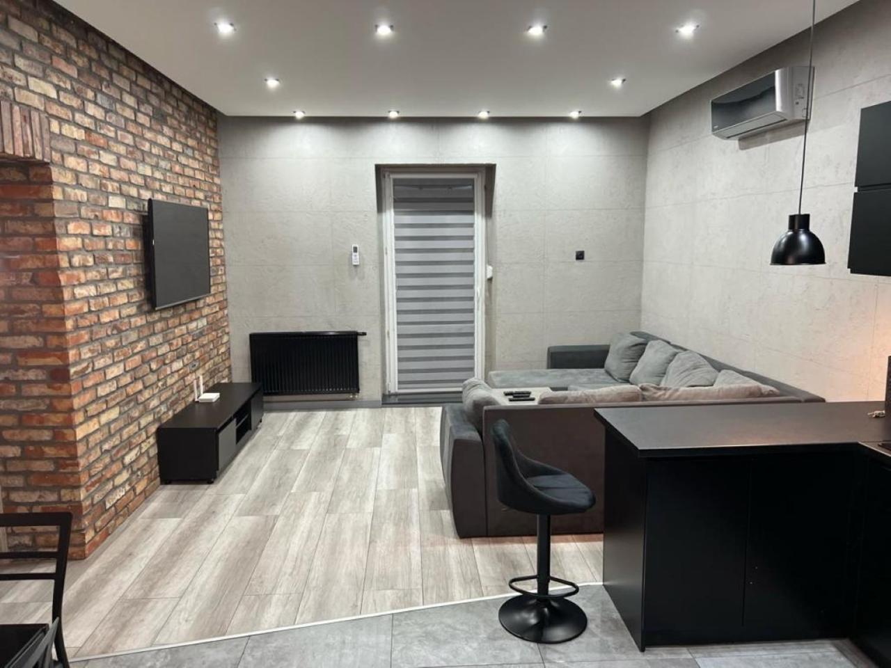 Raciborska Royal Apartment - Miejsce Parkingowe Na Parkingu Strzezonym Hlivice Exteriér fotografie
