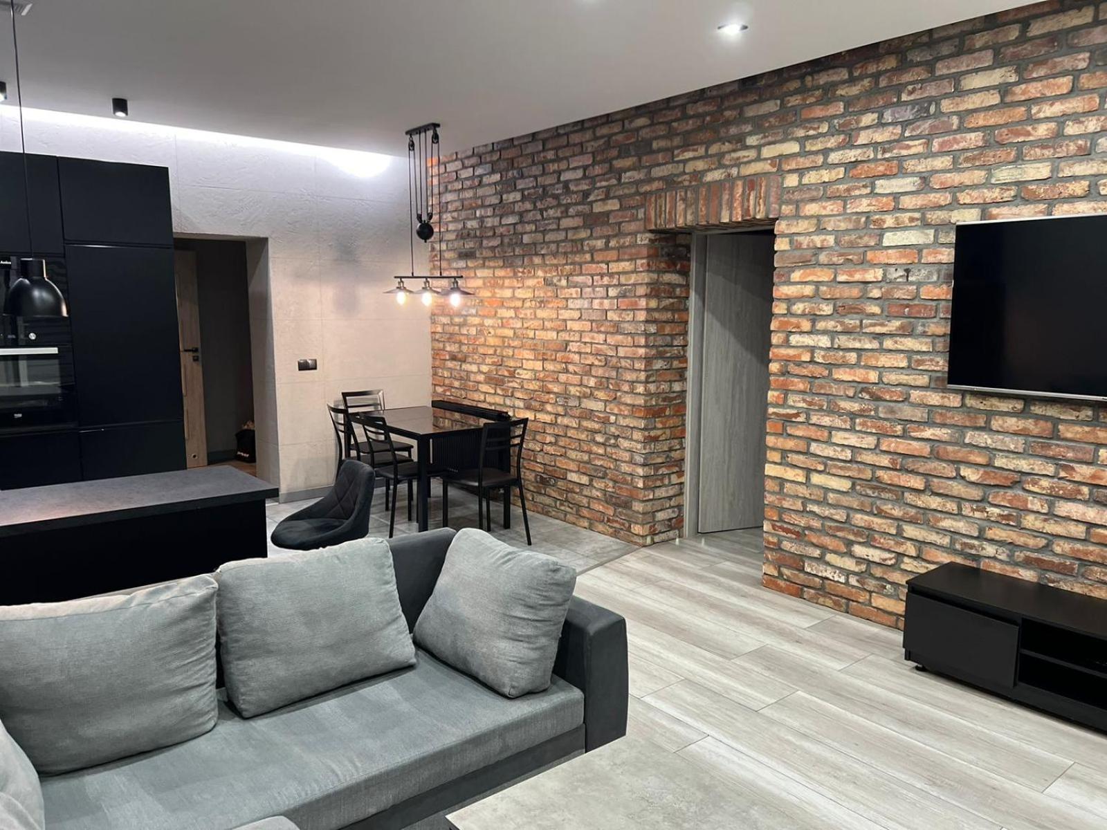 Raciborska Royal Apartment - Miejsce Parkingowe Na Parkingu Strzezonym Hlivice Exteriér fotografie